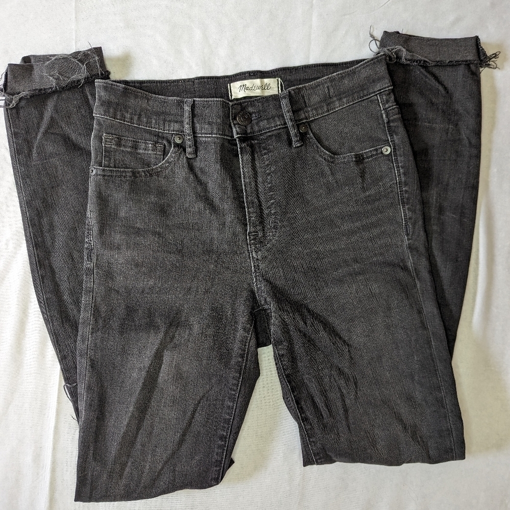 Madewell 9" High Rise Black Raw Rolled Hem Jeans Size 25T‎ Distressed